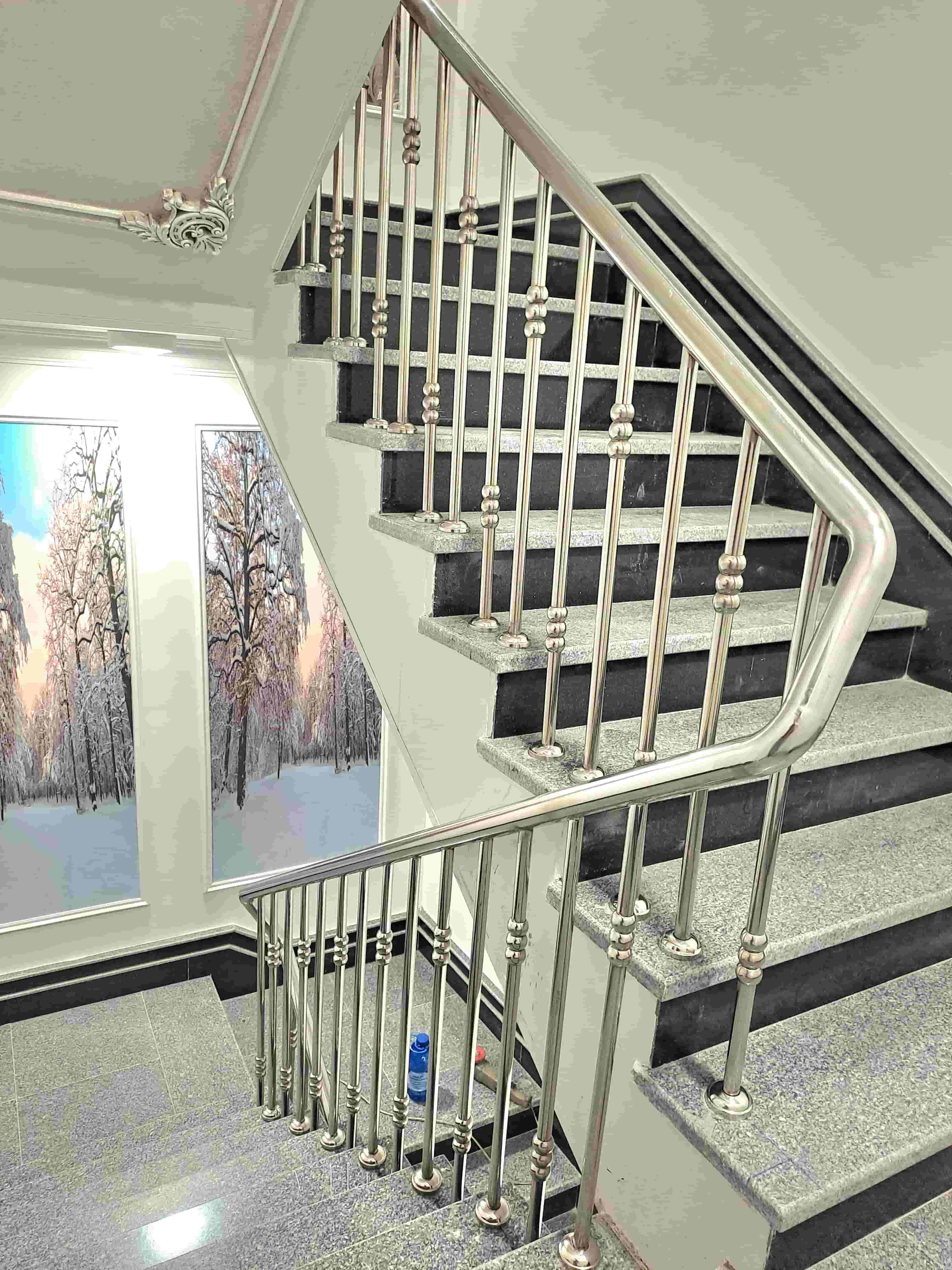 نقوم باعمال الاستانلس ستيل الغير قابل للصدي 