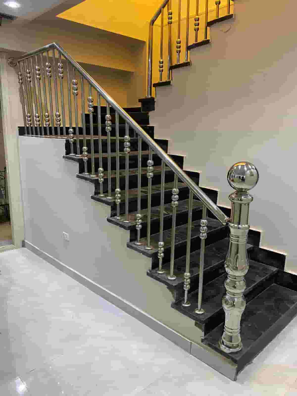 دربزين استانلس ستيل