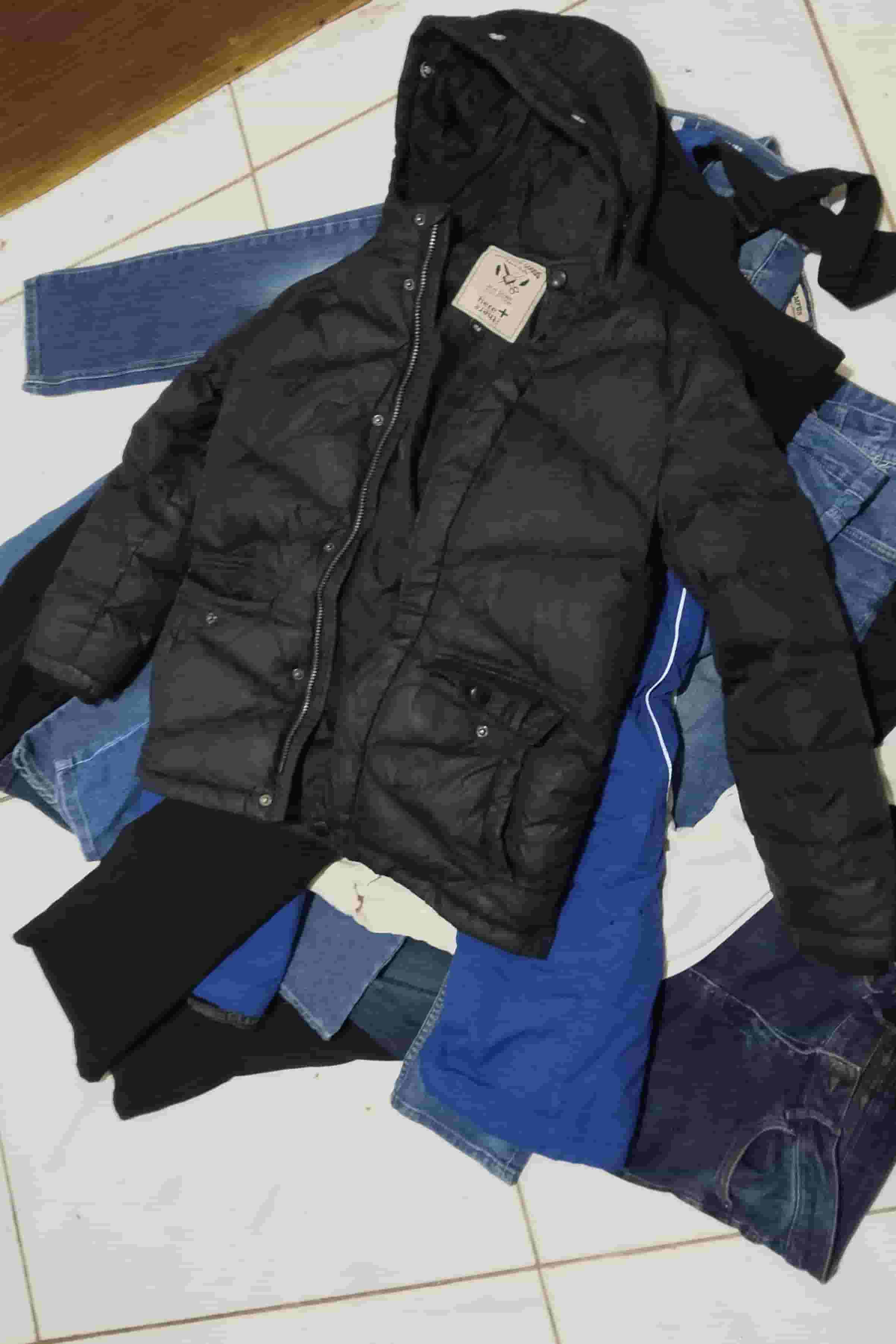 ملابس استيراد من المانيا حاله ممتازه جدا 