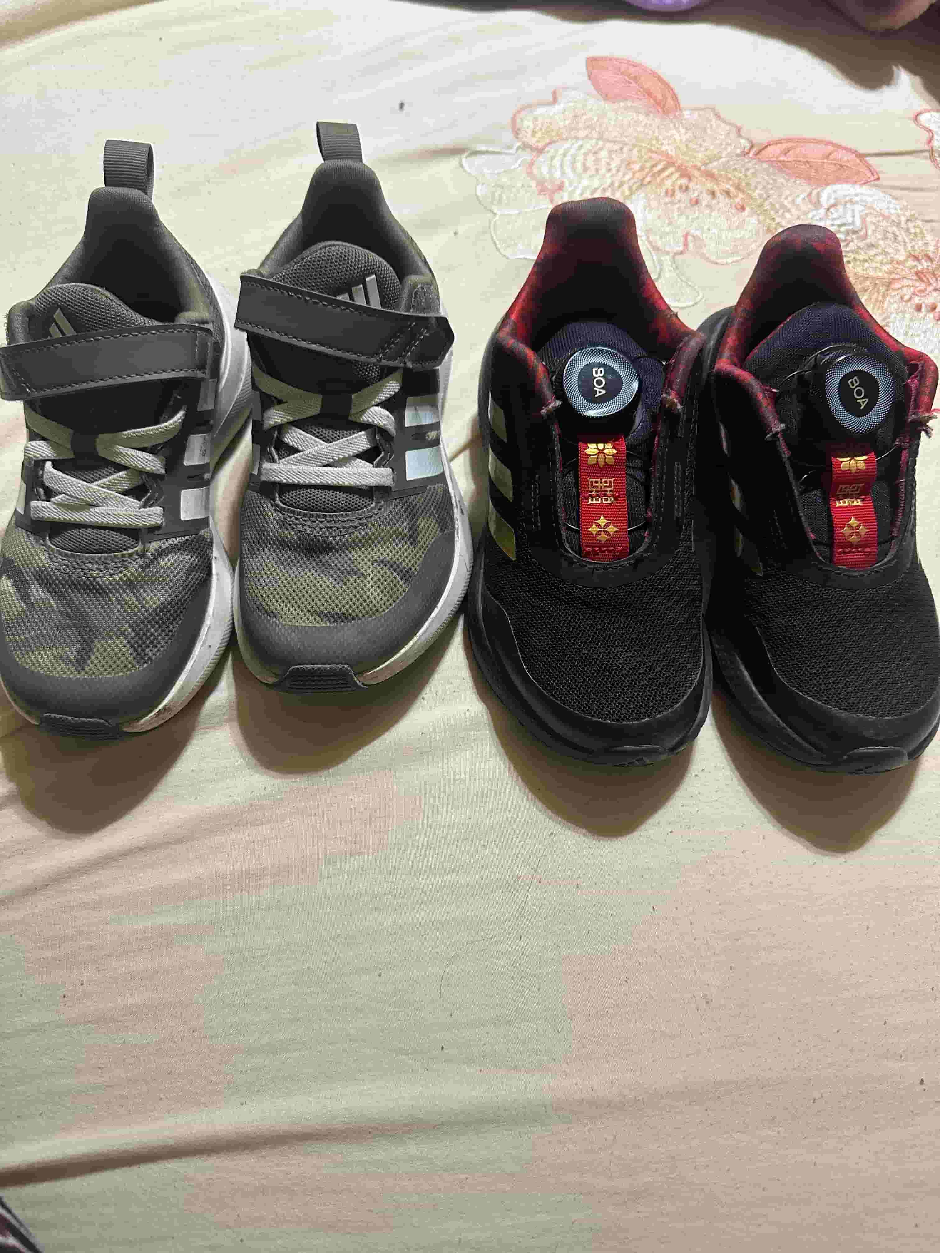 كوتشين اديداس