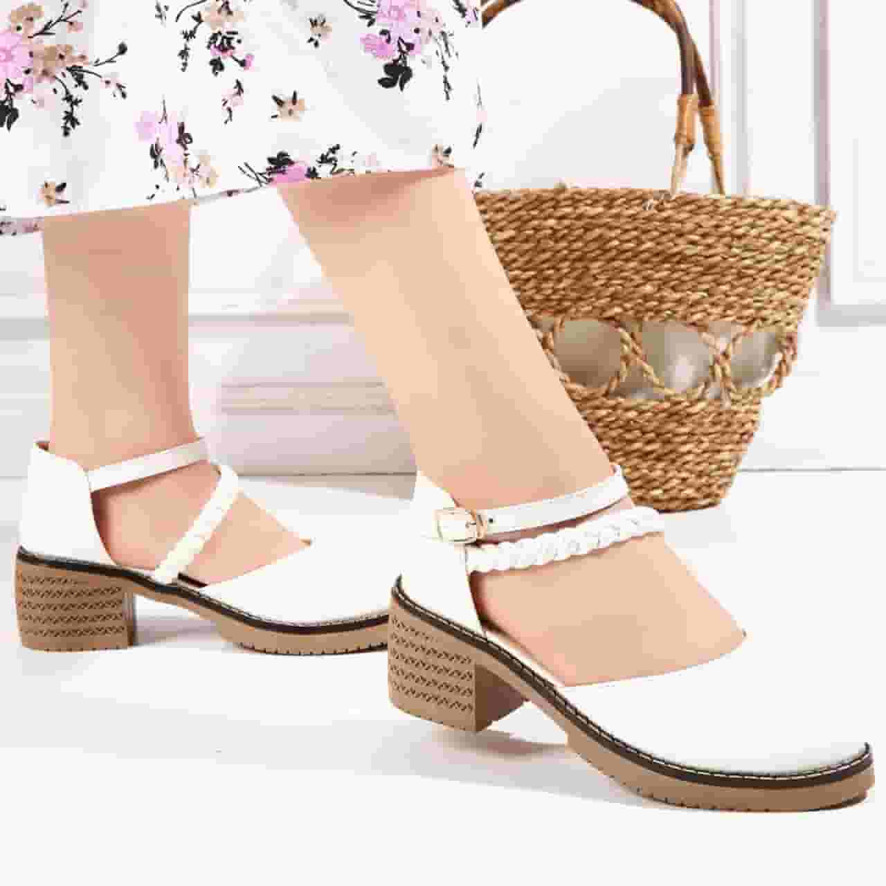 شوز حريمي جلد