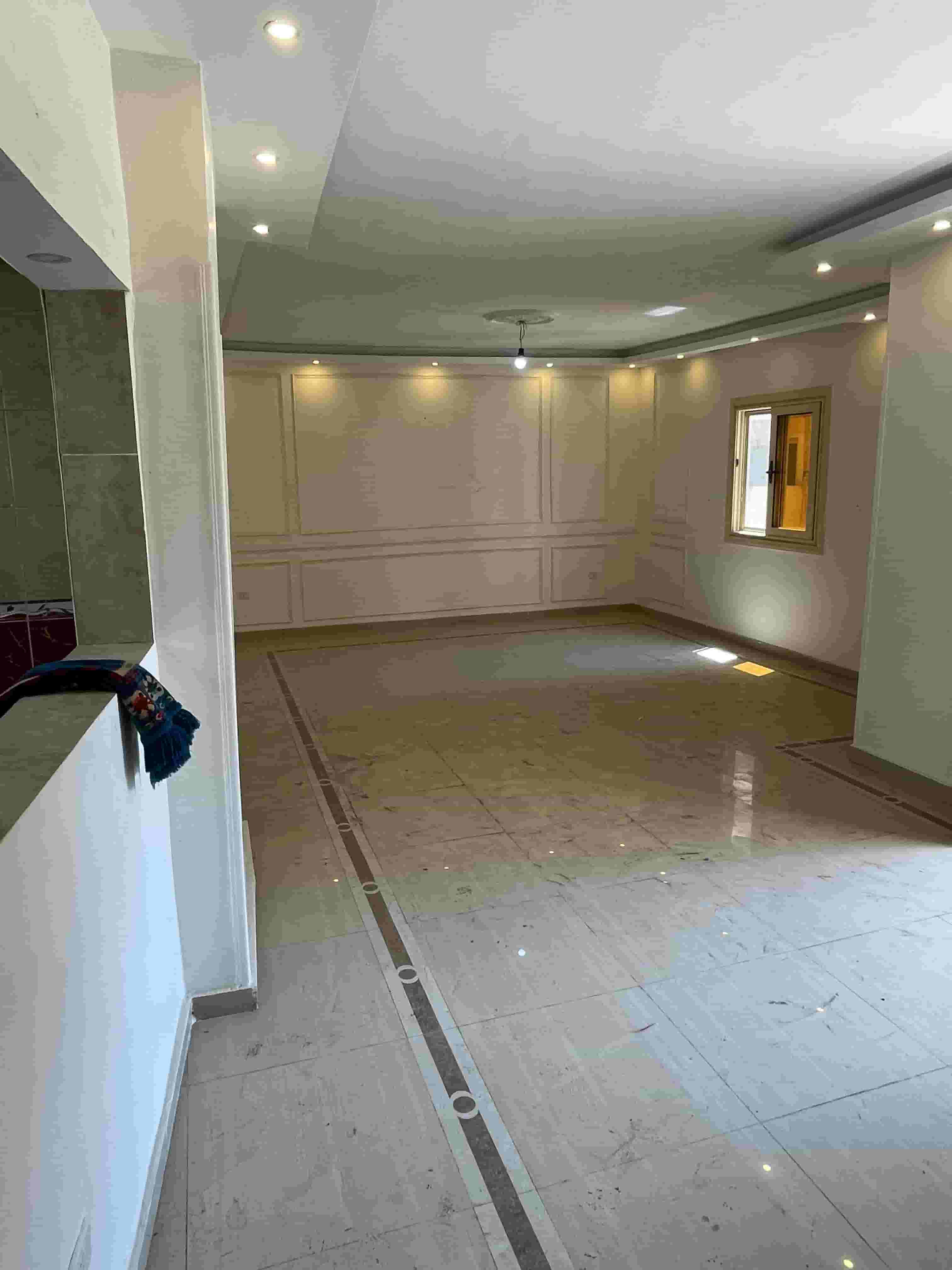 شقة للبيع في لوران – 145م² شقة للبيع في لوران – 145م²