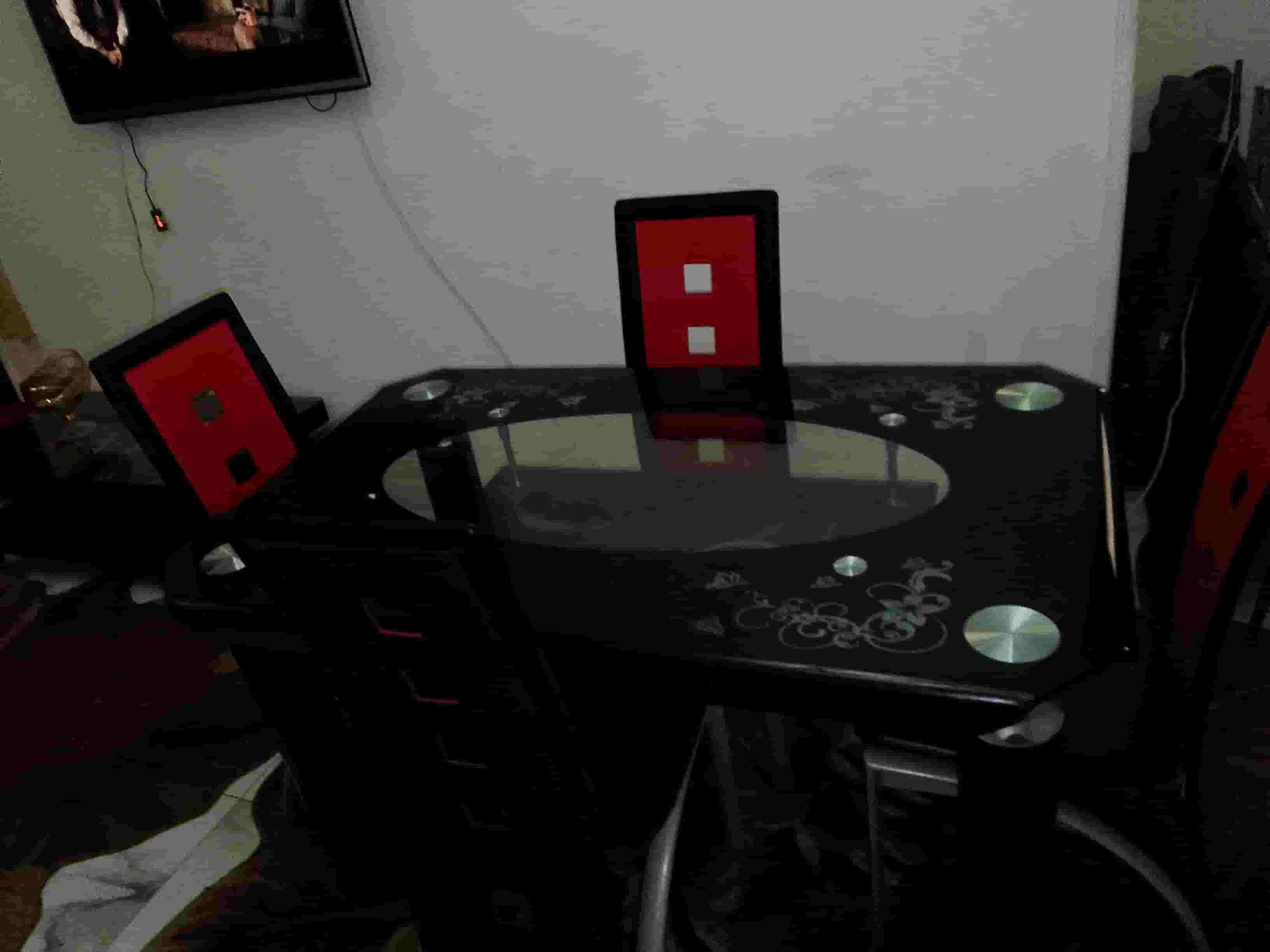 سفرة زجاج مودرن سفرة زجاج مودرن