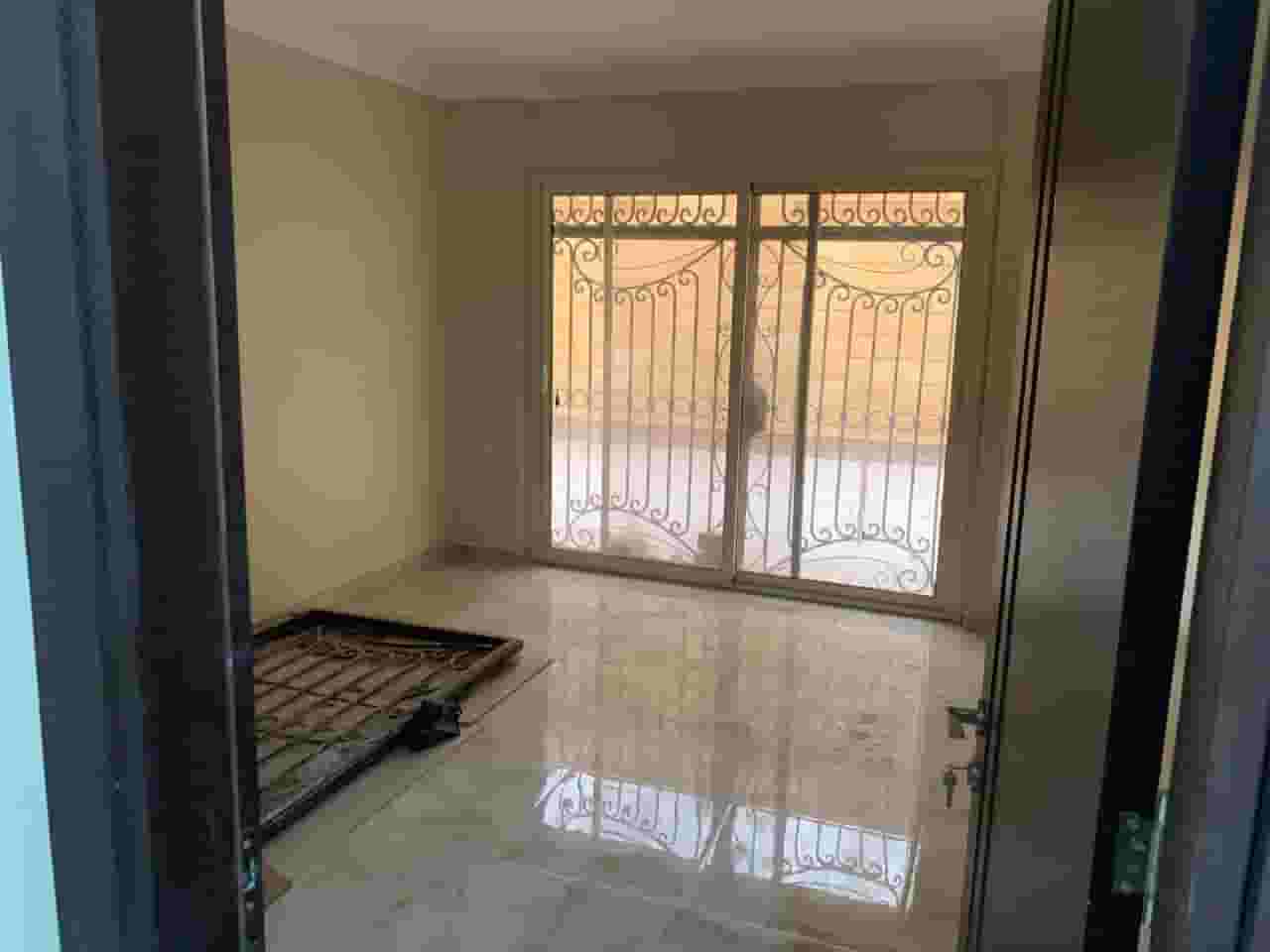 220متر السكن والشركات بموقع مميز 220متر السكن والشركات بموقع مميز